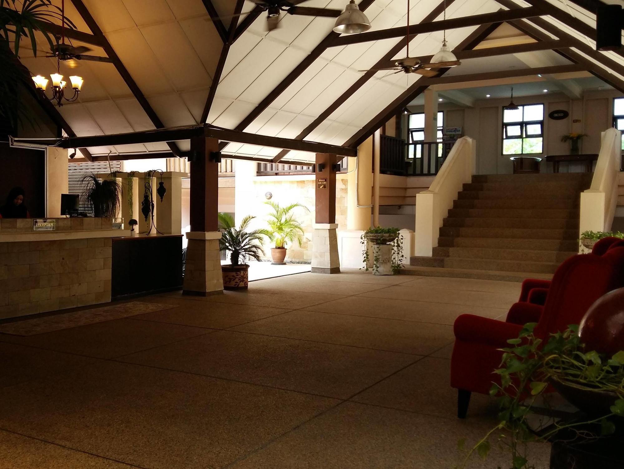 Oyo 1149 Feringghi Hotel Batu Ferringhi Exterior photo